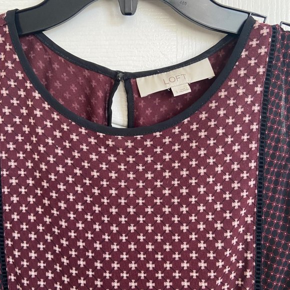 Loft Cranberry print Sleeveless top Size S - Picture 2 of 4